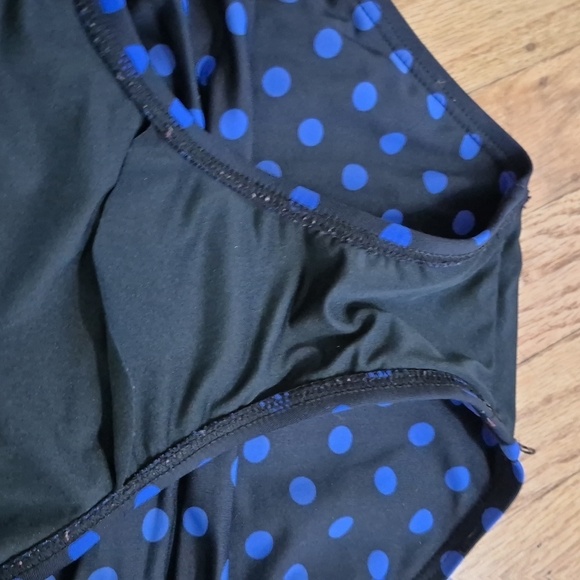DKNY One Piece Swimsuit Black/Blue Polka Dot Side Ruching V Neck Swimwear Sz 10 - Picture 14 of 15